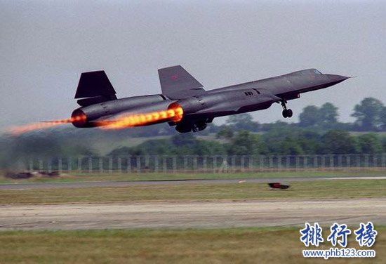 世界上飞得最高的飞机：米格-25战斗机打败“黑鸟”成第一