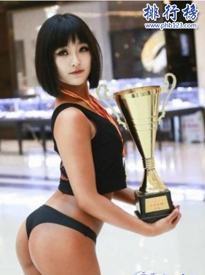 中国臀部最美的女人：19岁少女高倩 正面照曝光