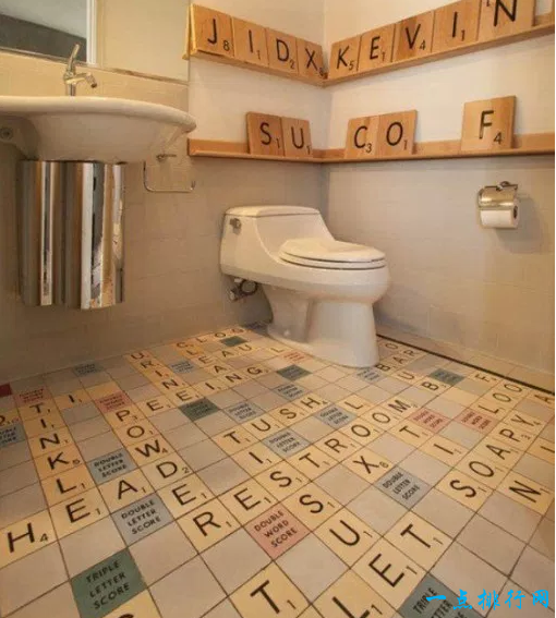 拼字浴室地板